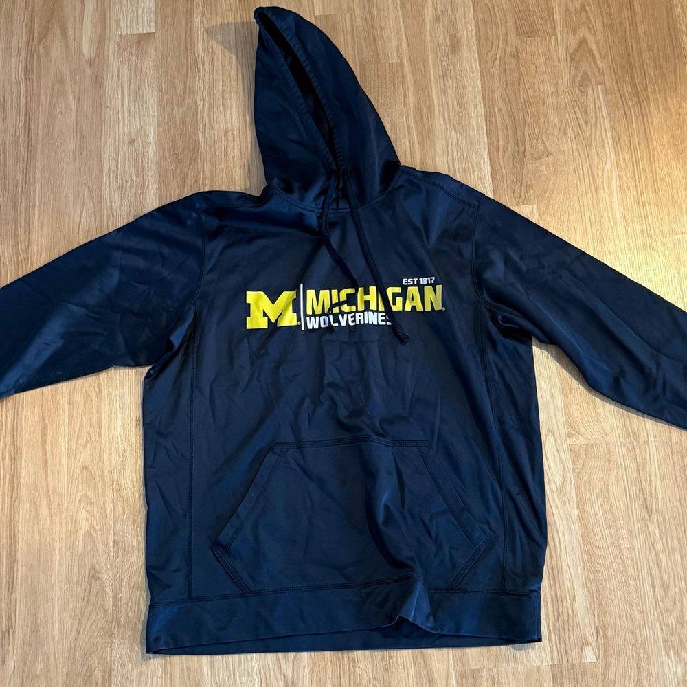 EUC Men’s Michigan Wolverines Hoodie - Blue/Yellow - Large
